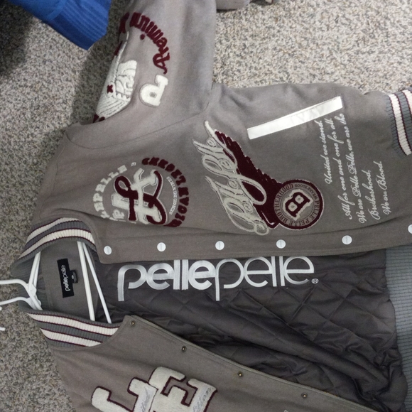 Winter designer Coats - Picture 1 of 3